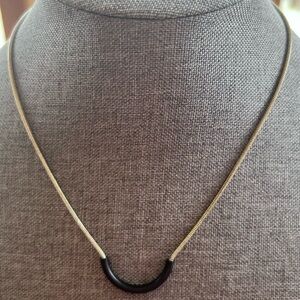 🍭6/$30 Gold tone cord metallic chain necklace with black half circle detail